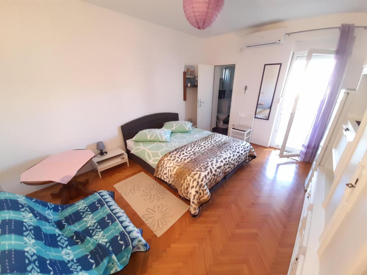 Perica Apartment And Perica Room With Separate Entrance Zara Esterno foto